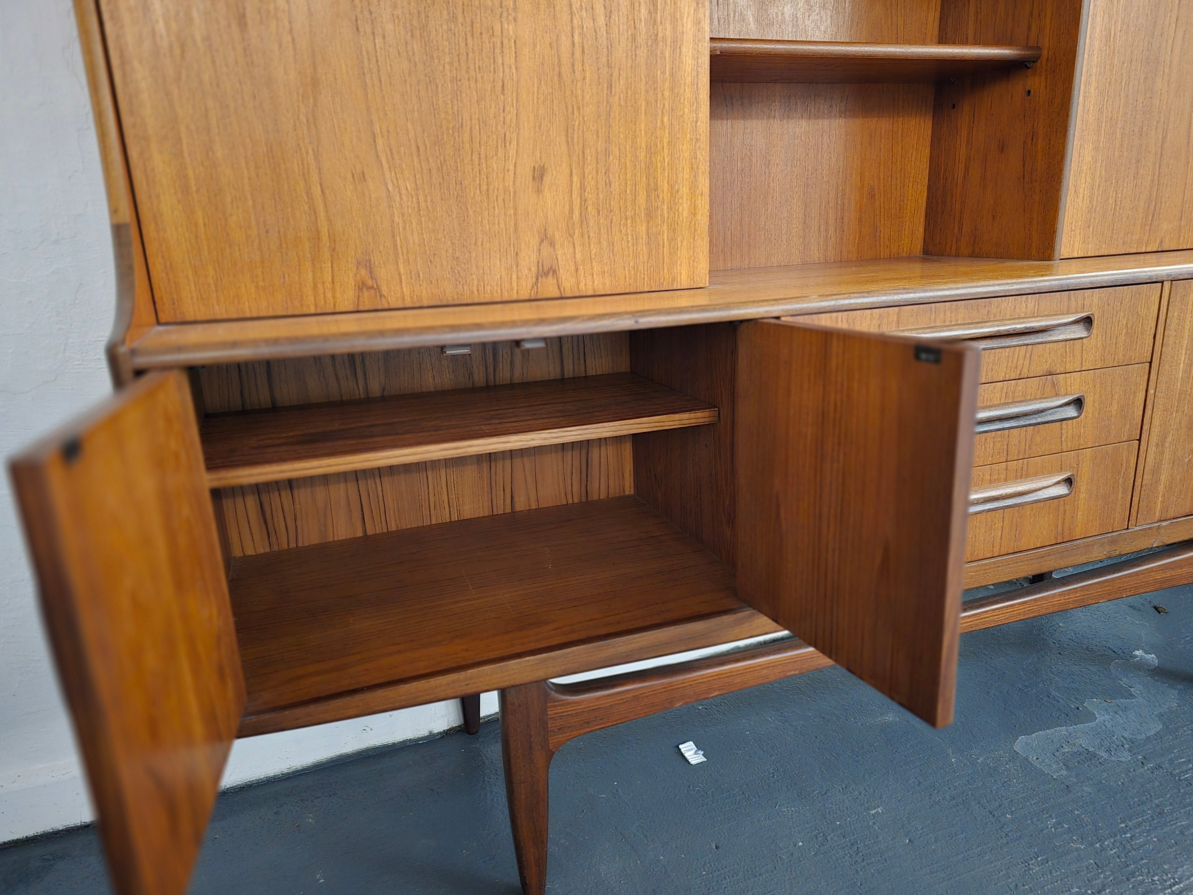 VINTAGE G PLAN FRESCO MID CENTURY TEAK HIGHBOARD