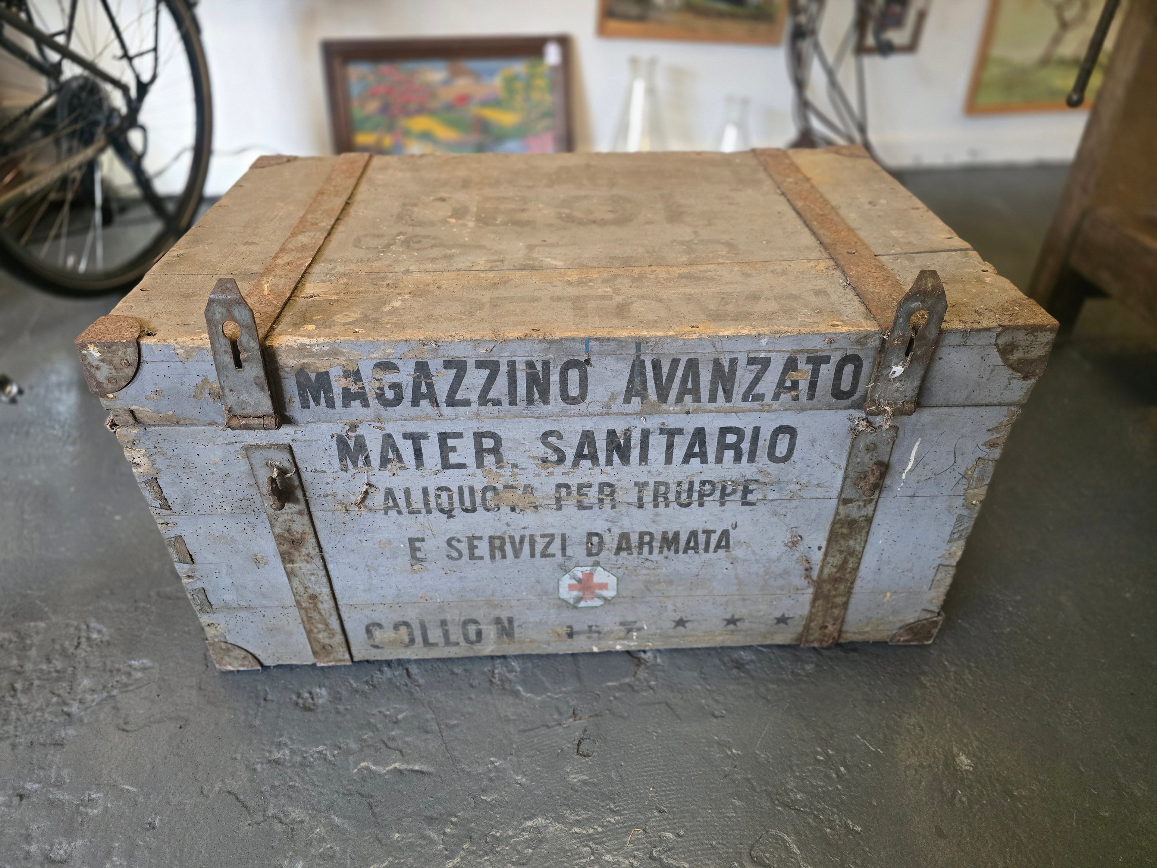 WW2 Italian military medical supply chest/trunk
