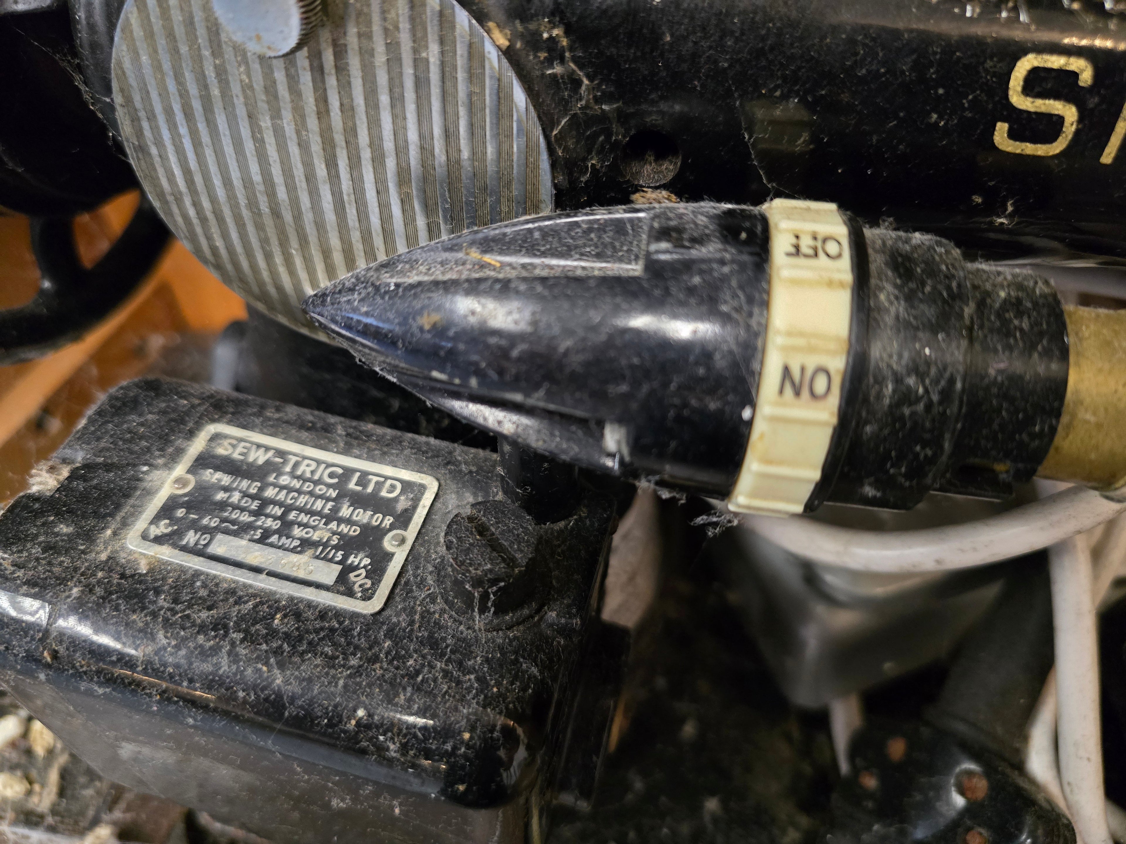 Singer Sewing Machine, Electric