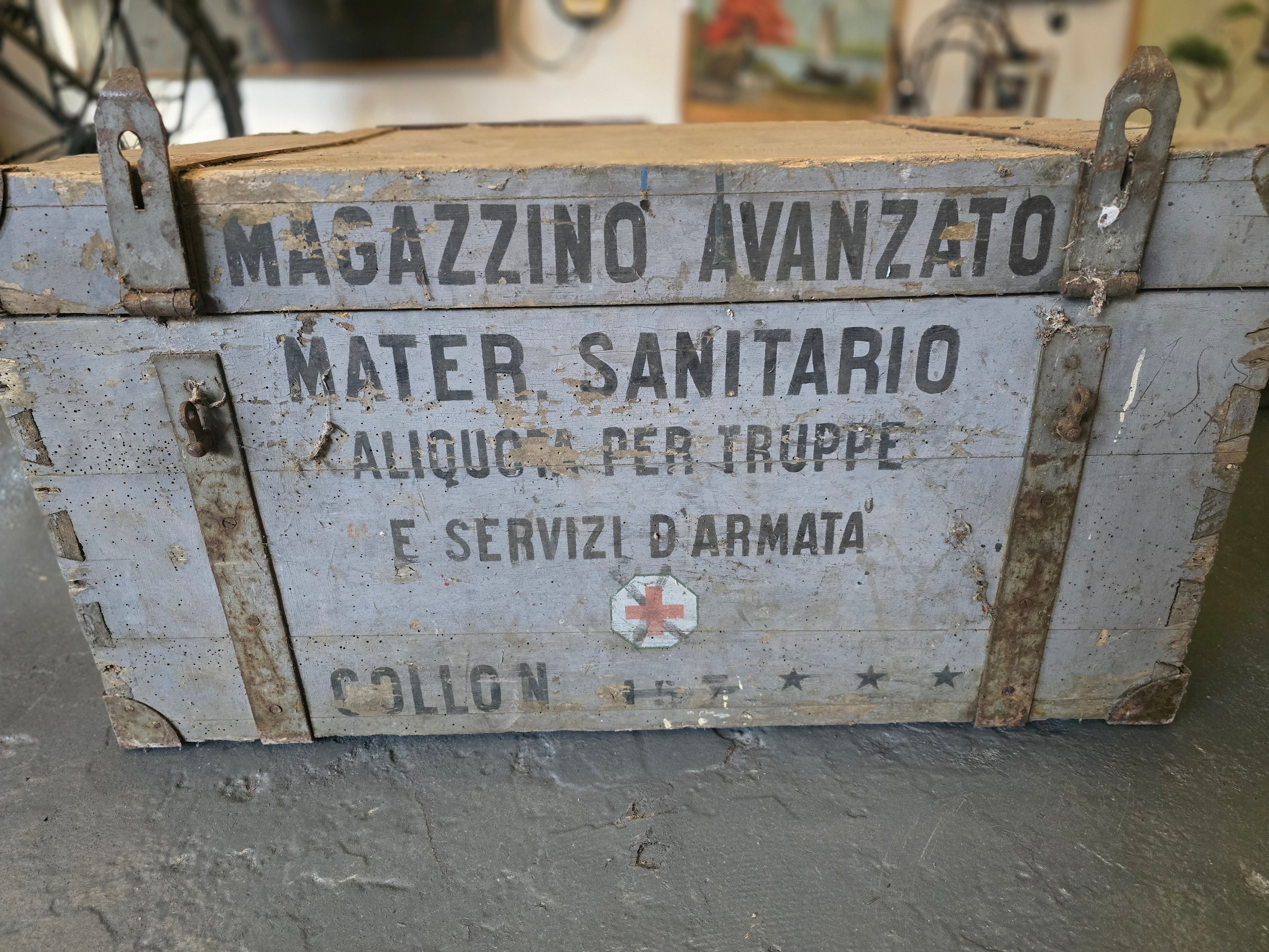 WW2 Italian military medical supply chest/trunk